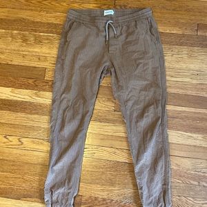 Taylor Stitch Après Pant in British Khaki Seersucker